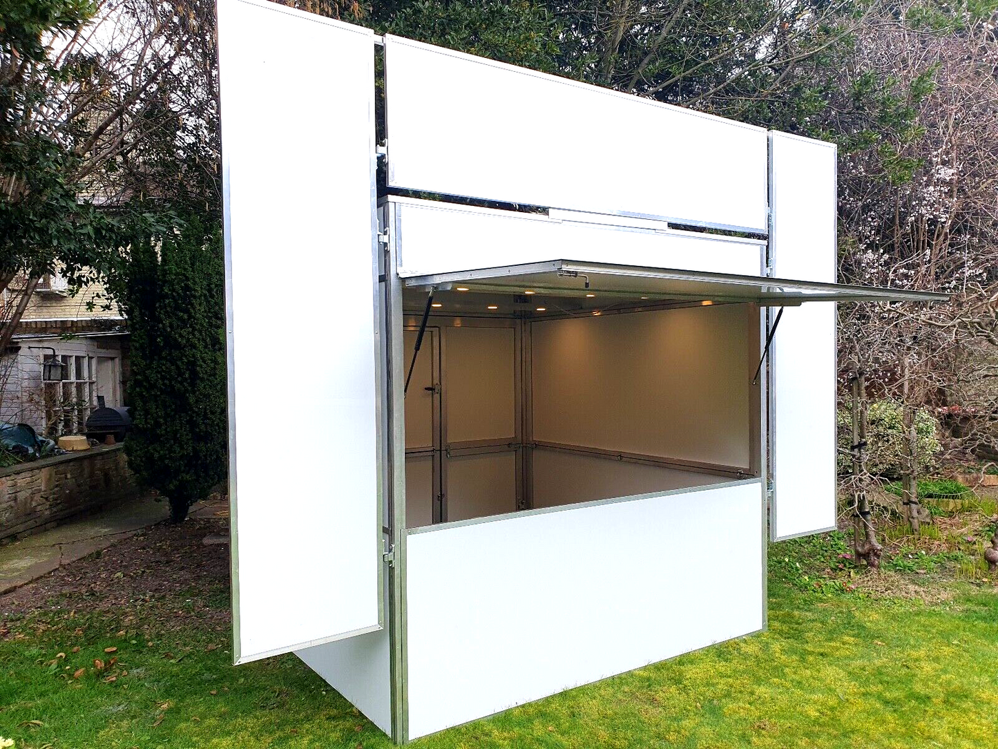 Portable Pop Up Kiosk - 8x8ft