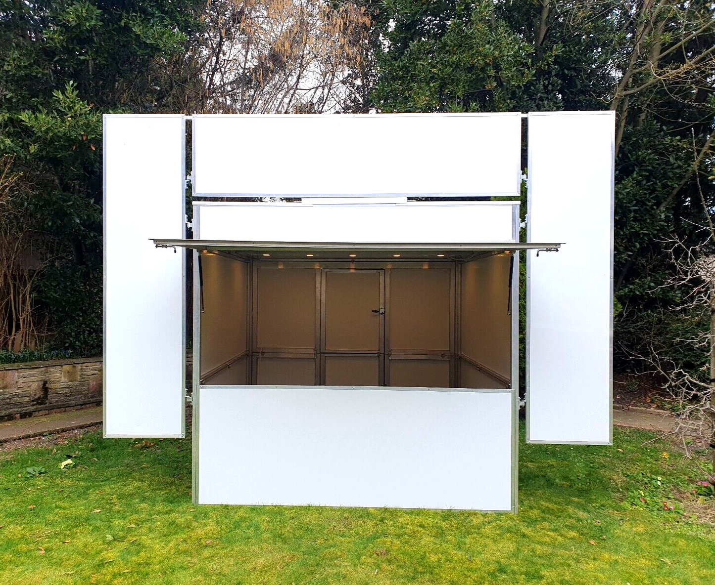 Portable Pop Up Kiosk - 8x8ft