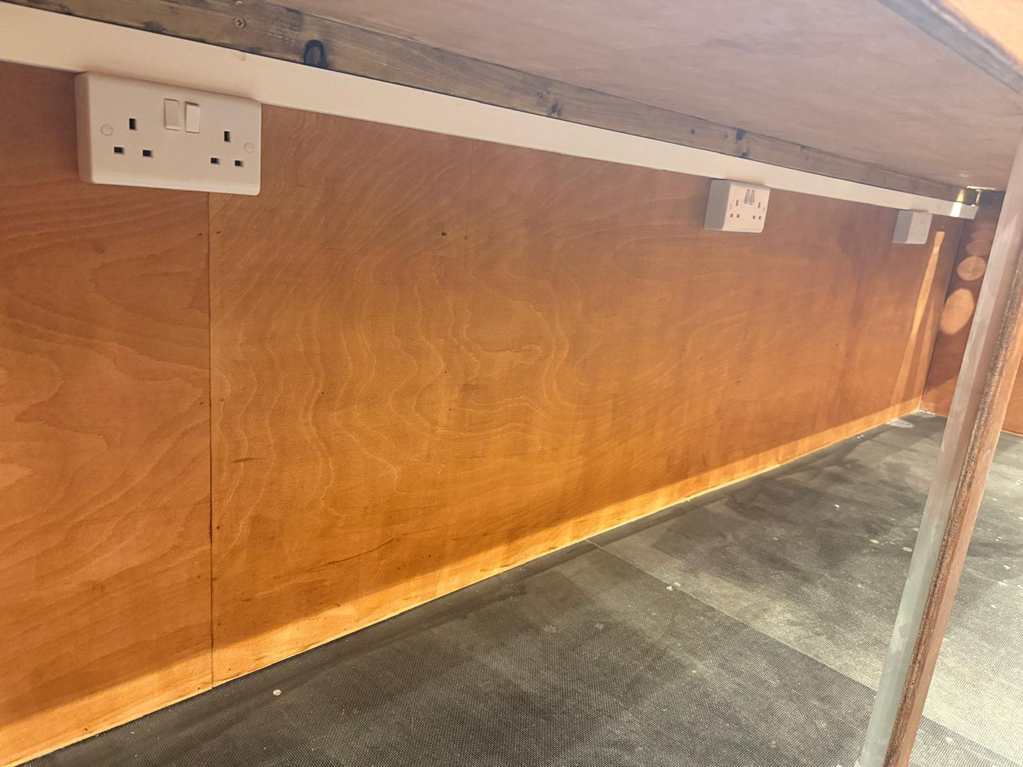 10ftx7ft Portable Hut