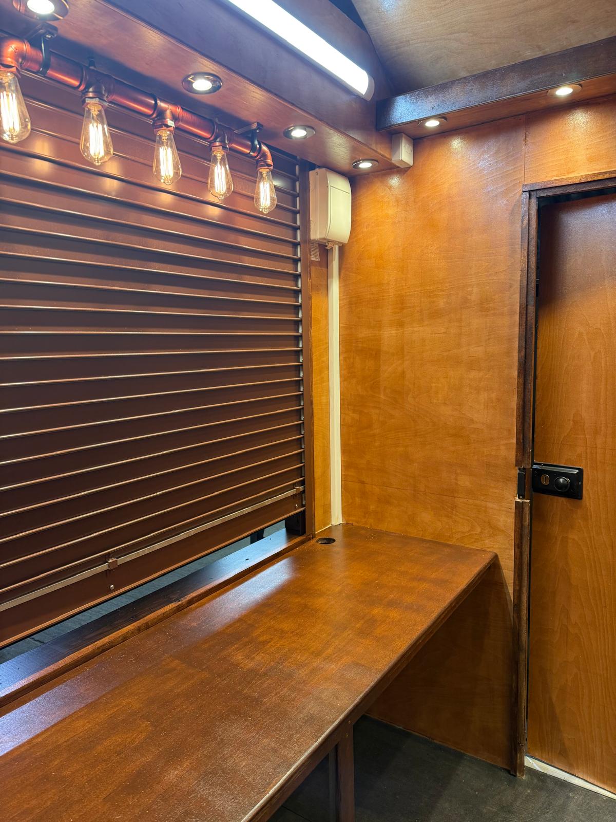 10ftx7ft Portable Hut