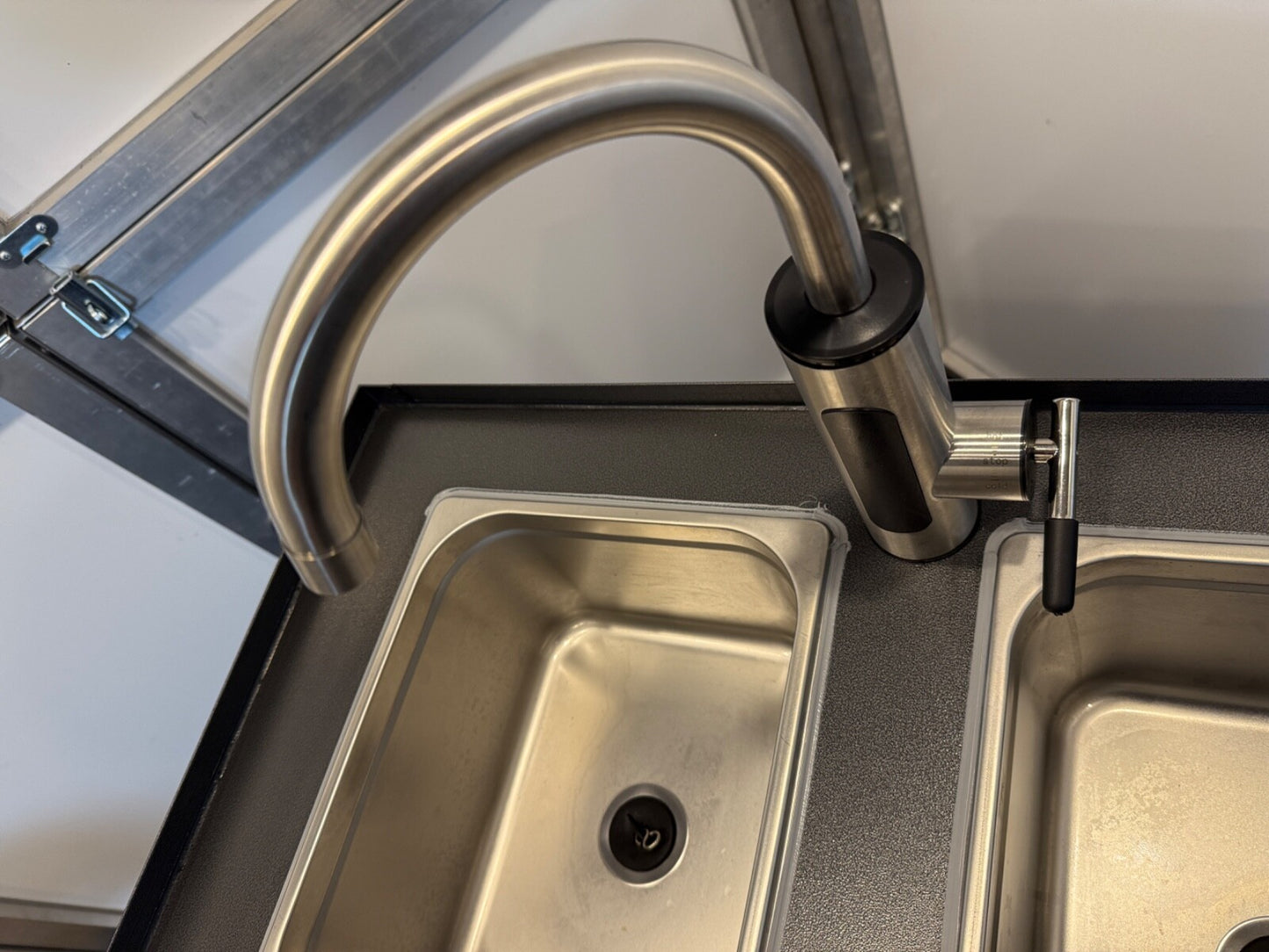 Portable Hot Water Sink - Double Unit