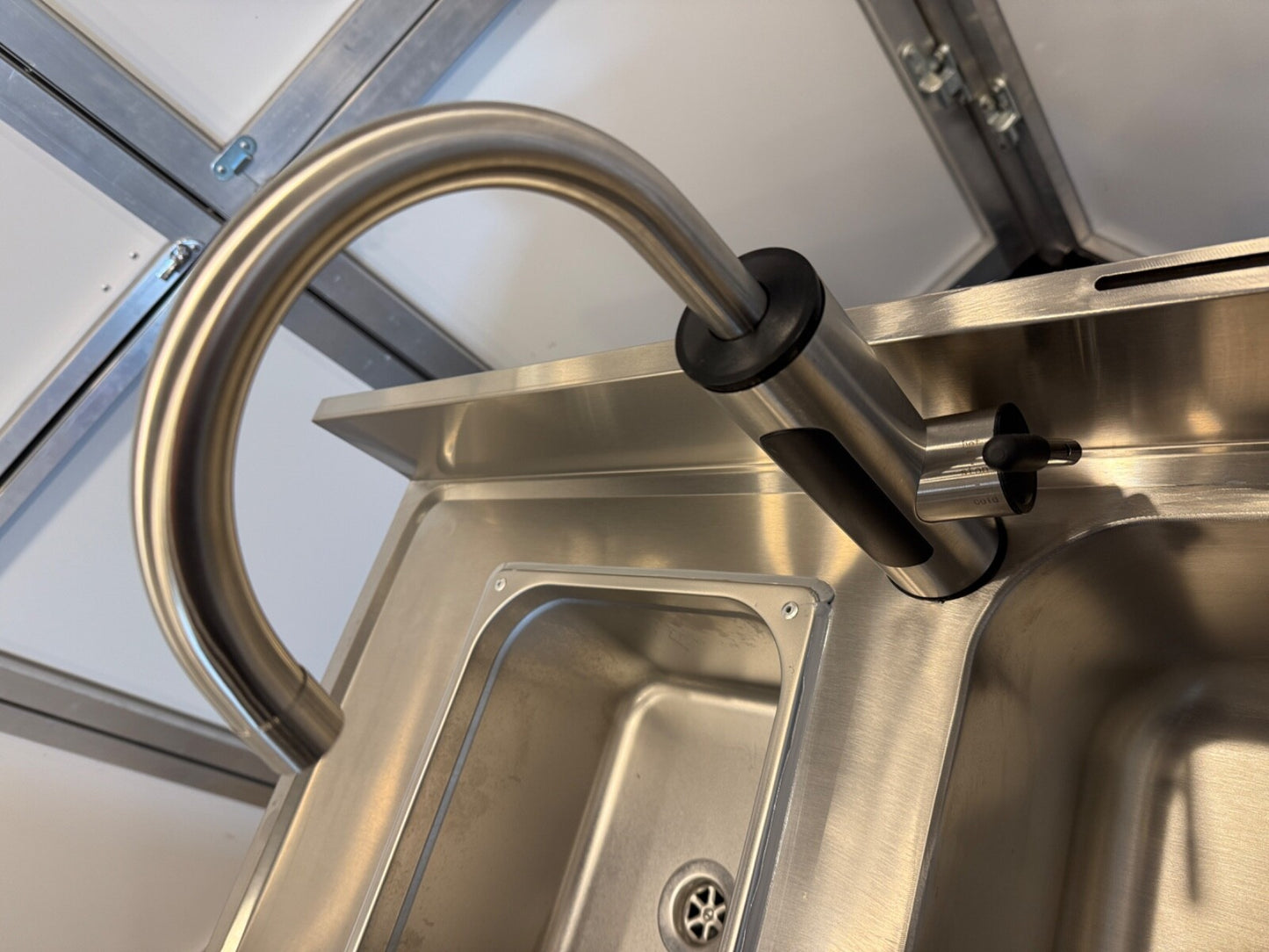 Portable Hot Water Sink - Double